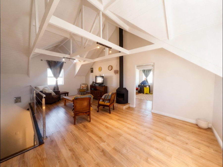 4 Bedroom Property for Sale in Westcliff Western Cape